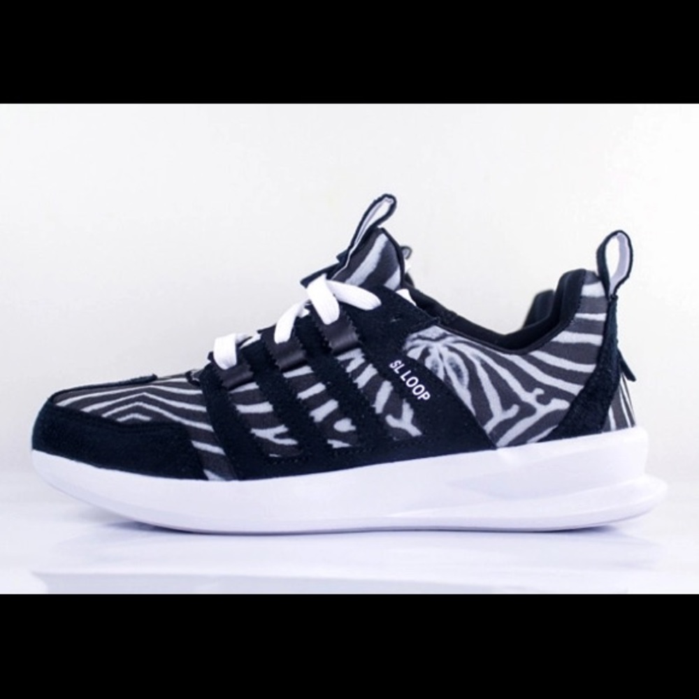 Adidas SL loop in zebra